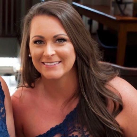 Meet your Posher, Kristina - Picture 2 of 2